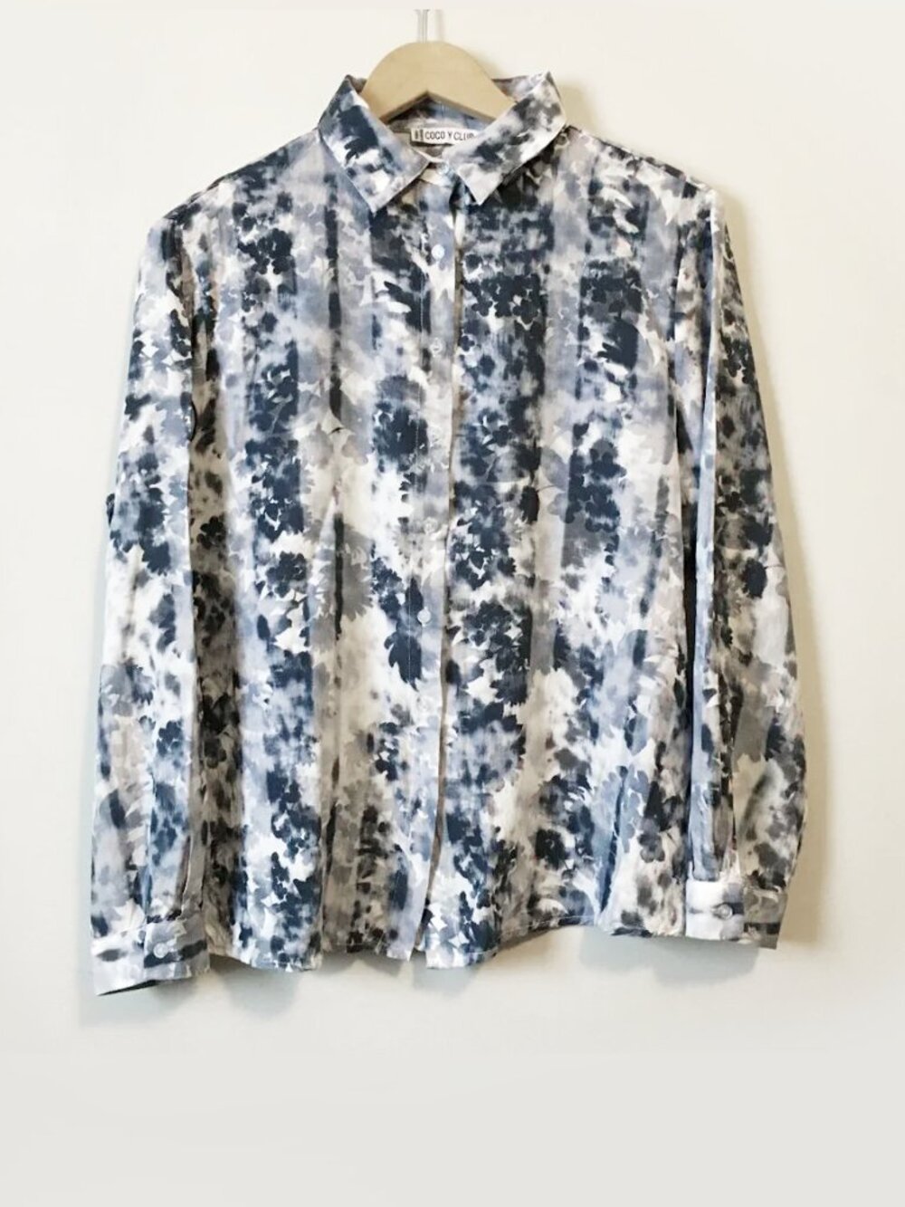 Coco Y Club White & Blue Floral Tie Dye Print Rayon Button Down Shirt Medium